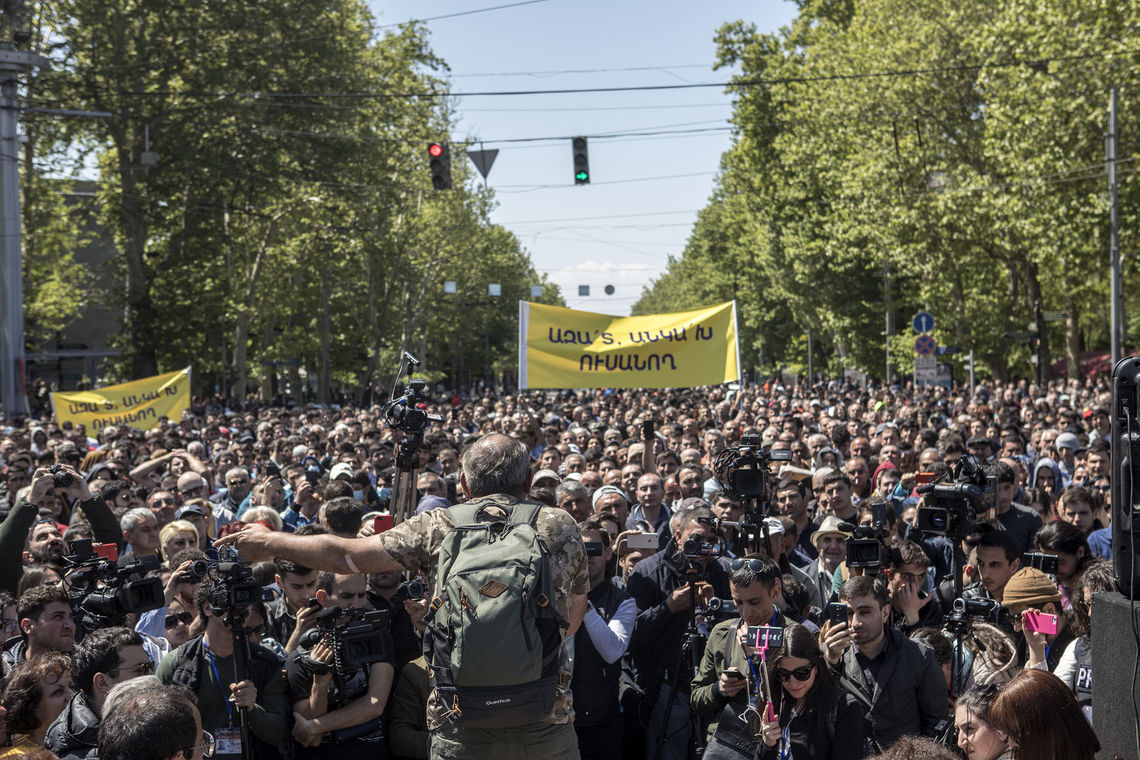 Gençler Ermenistan'ı sallıyor